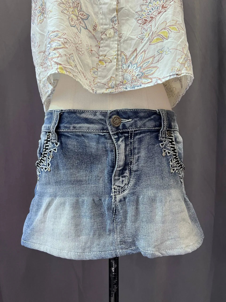 Gradient Wash Embroidered Denim Skirt 1