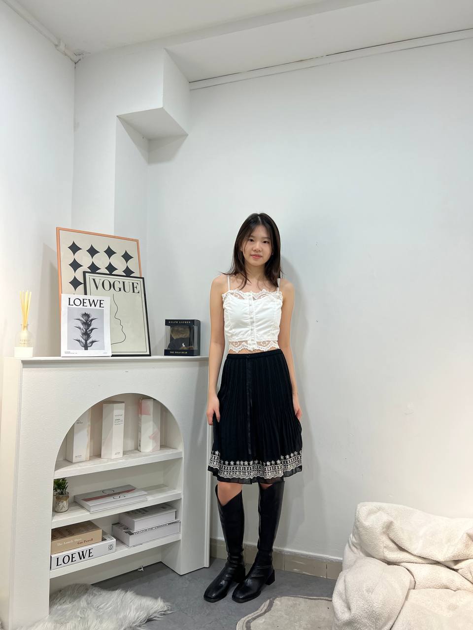 Pleated Bottom Embroidery Midi Skirt