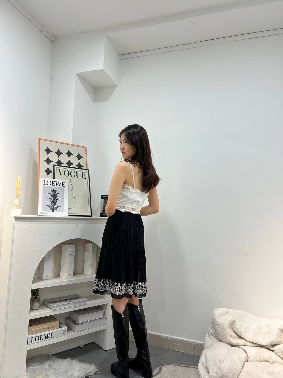 Pleated Bottom Embroidery Midi Skirt