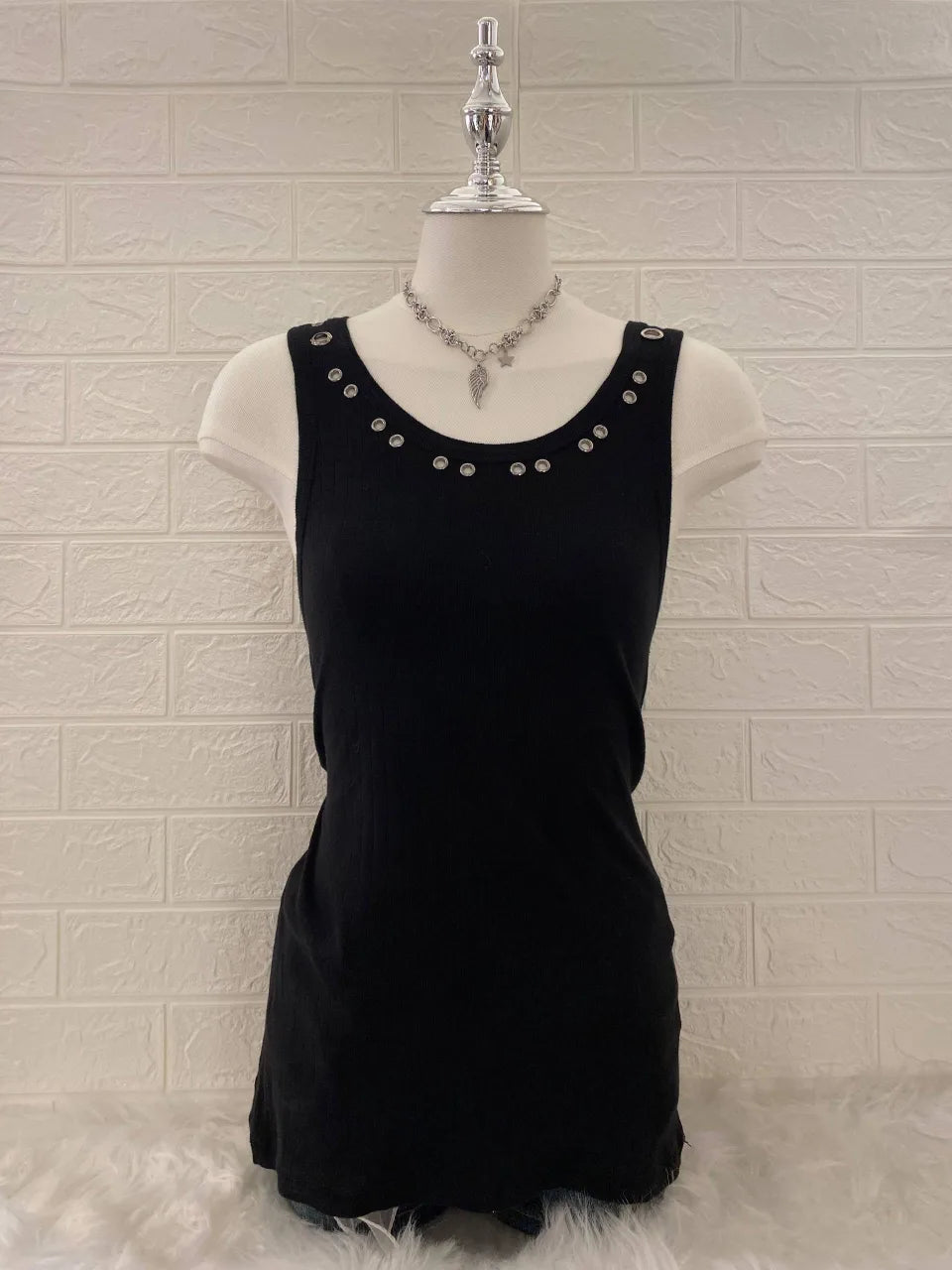 Black with Small Grommet Tank 1