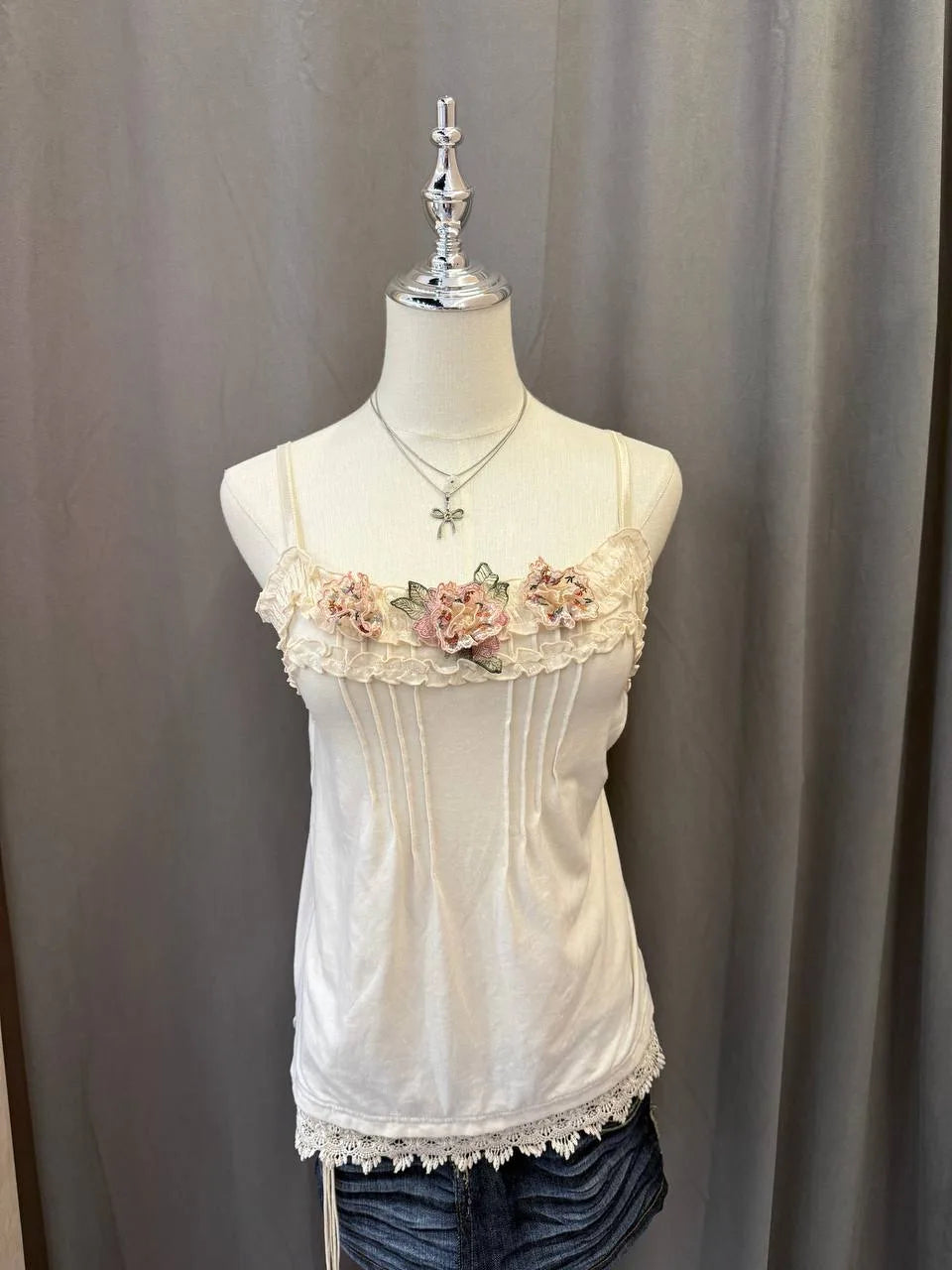 Flora Camis Top 1