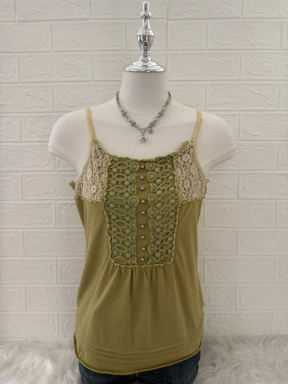 Green Lace Embroidered Camis Top 1