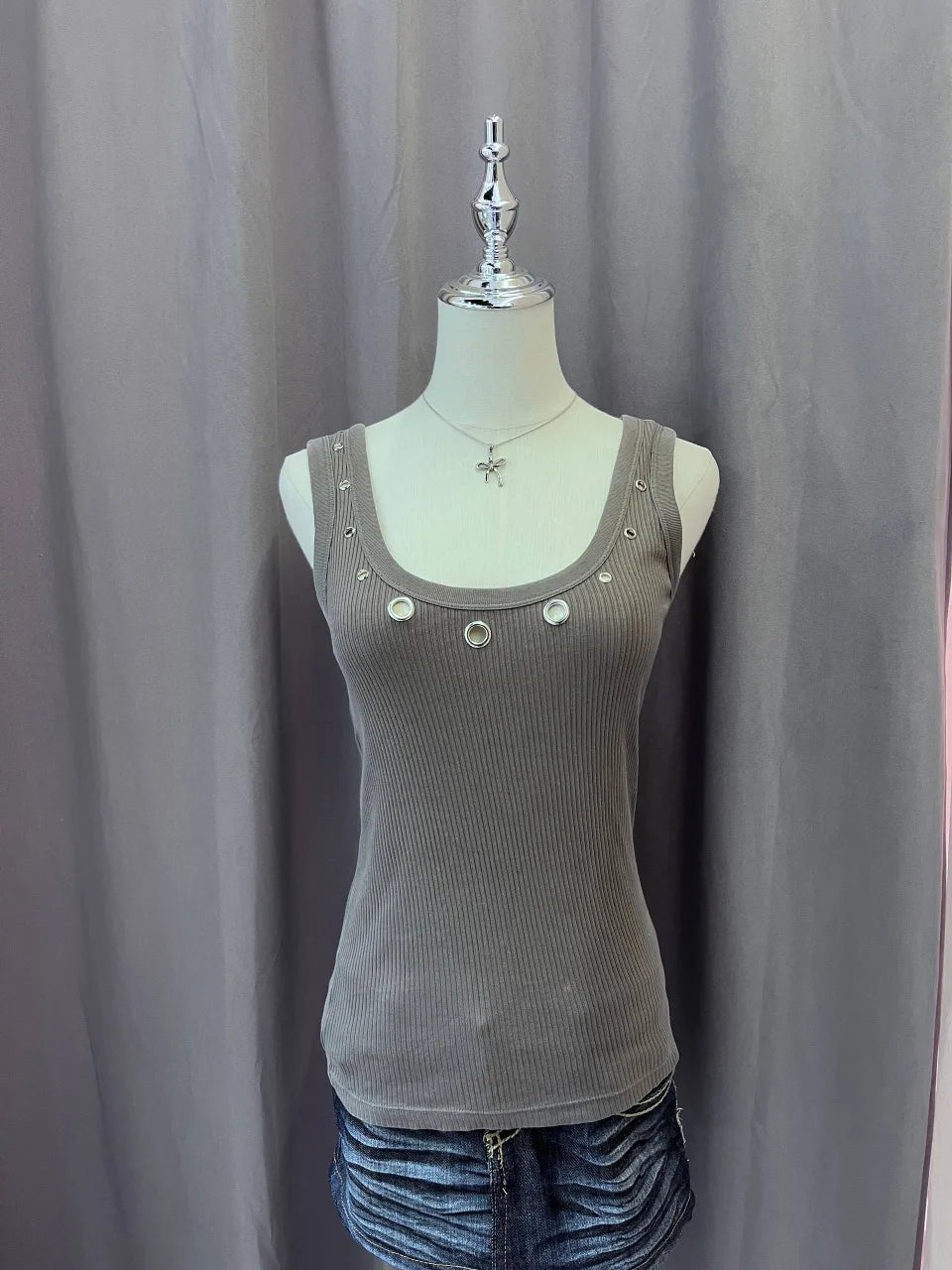 Light Grey Grommet Tank 1